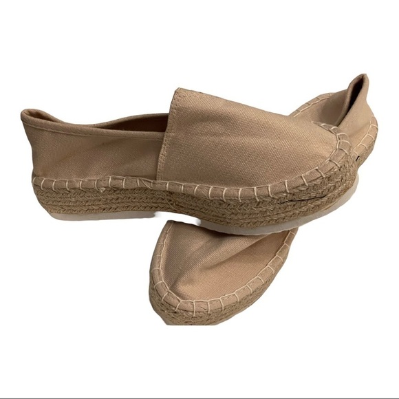 Natural Hipster Slip on Shoe by Shu Shop. Size 7.5 - Picture 5 of 5